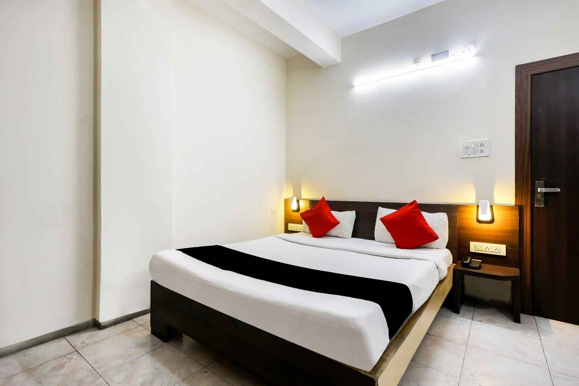 Collection O 3761 Hotel Shree Datta Ιντόρ Εξωτερικό φωτογραφία